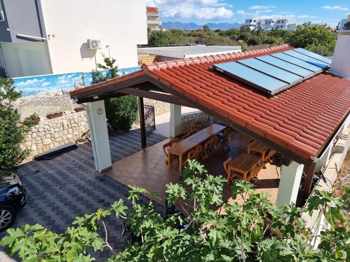Apartments Gabbiano Novalja Exterior photo